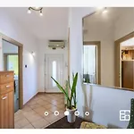 Lily Pet Friendly * פולה
